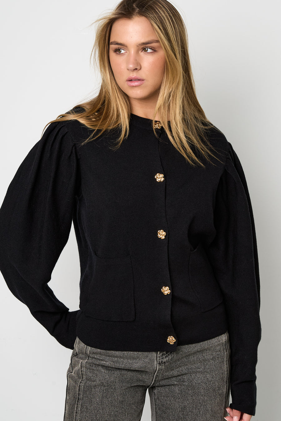 Soft Viscose Knit Cardigan for Cozy Fall Days