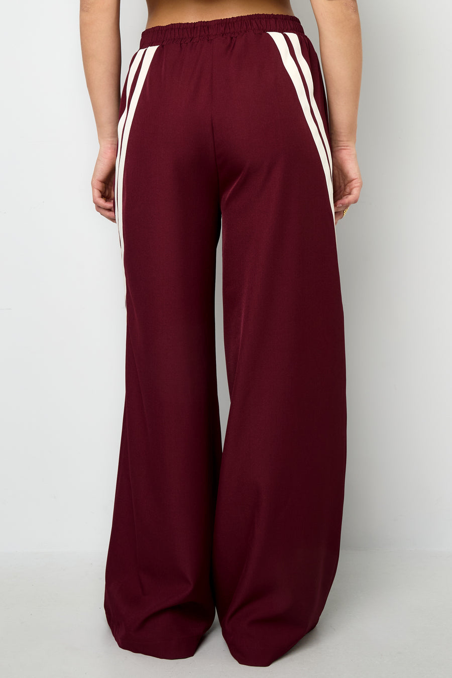 Gimme Straight Pants: Comfortable, Stylish, and Sporty